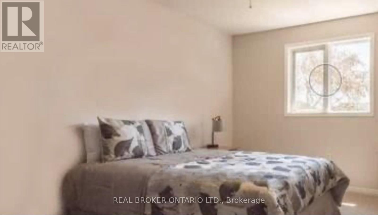 7 Pae Drive, Barrie, ON - Indoor Photo Showing Bedroom