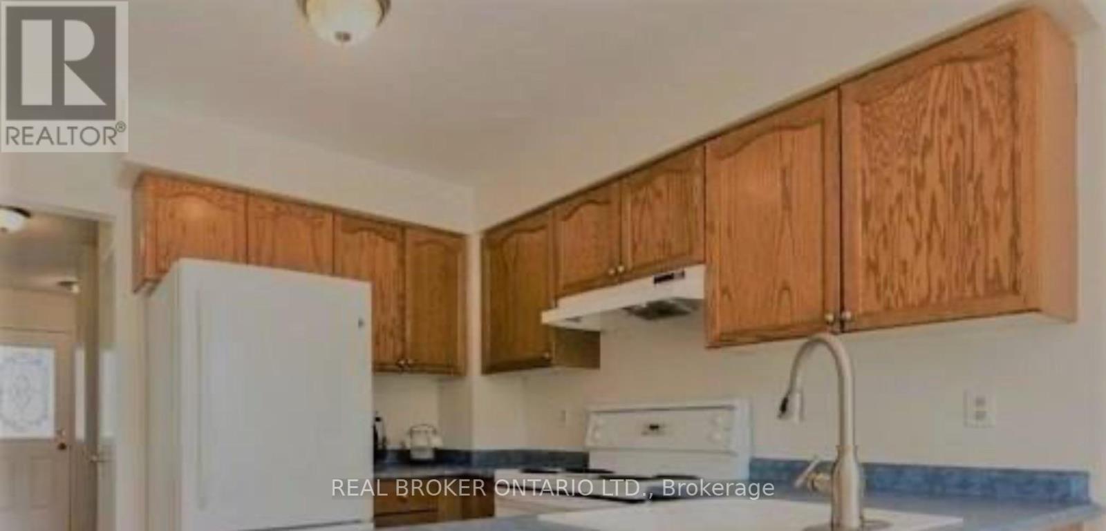 7 Pae Drive, Barrie, ON - Indoor Photo Showing Other Room