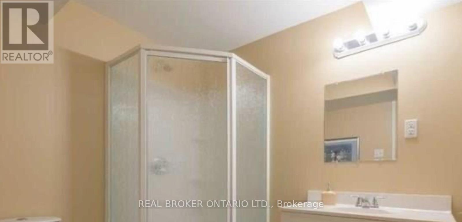 7 Pae Drive, Barrie, ON - Indoor Photo Showing Bathroom