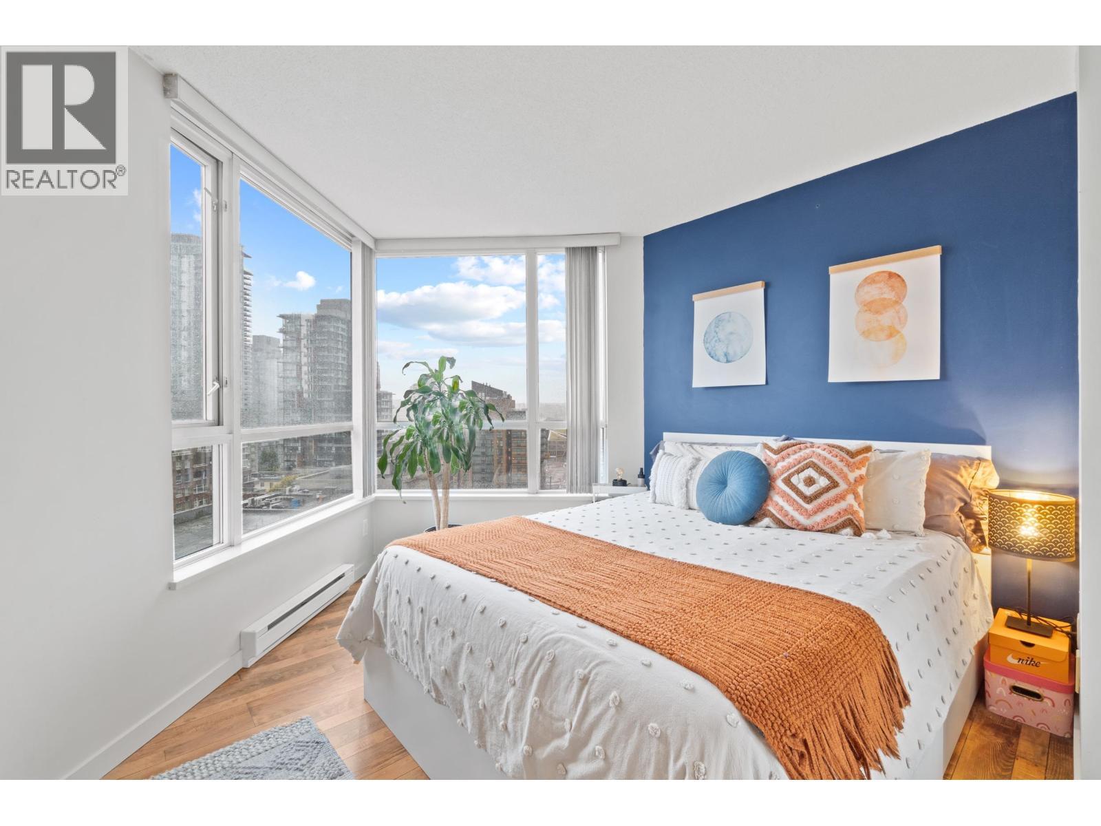 1109 1212 Howe Street, Vancouver, BC - Indoor Photo Showing Bedroom