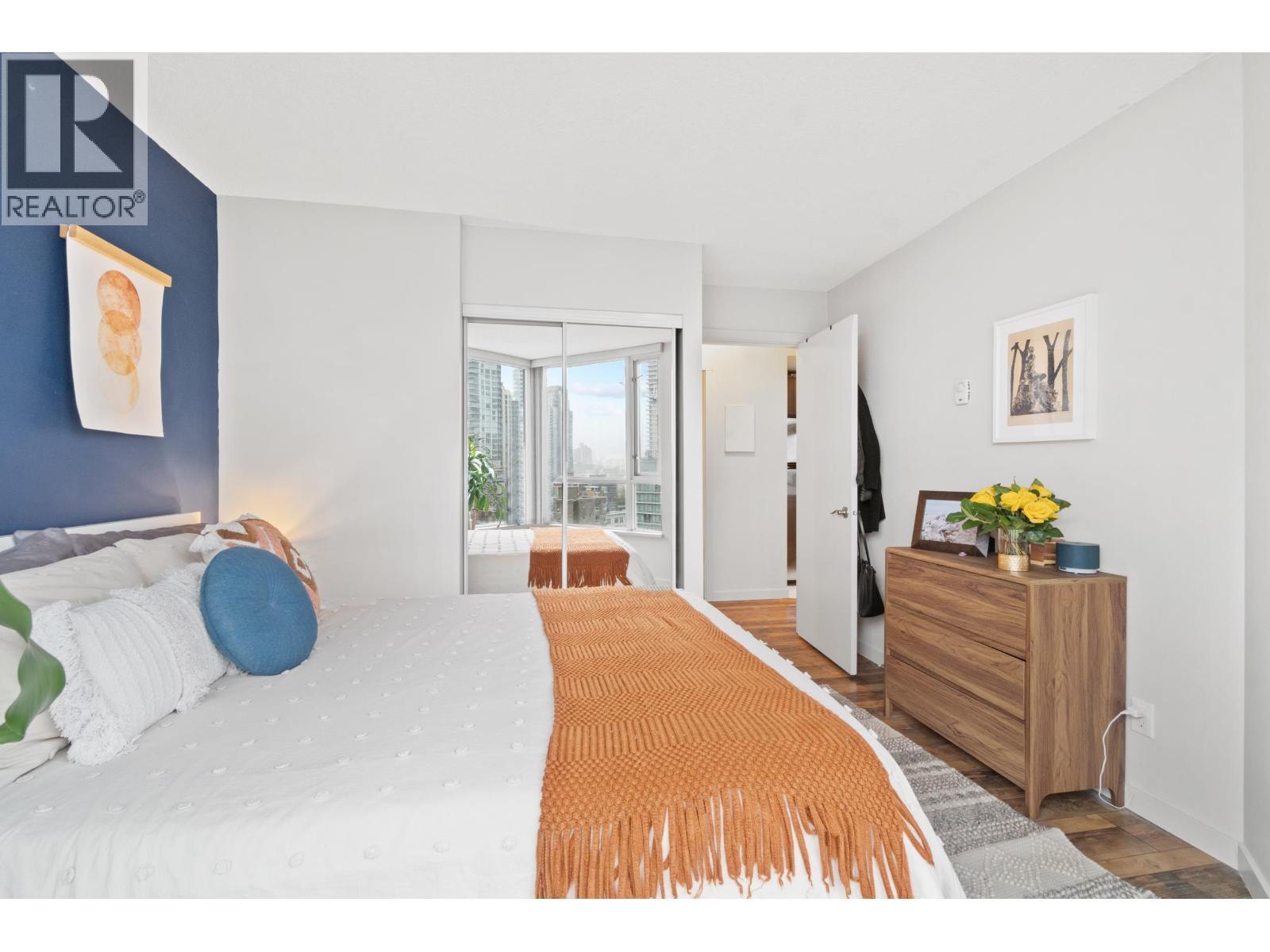 1109 1212 Howe Street, Vancouver, BC - Indoor Photo Showing Bedroom