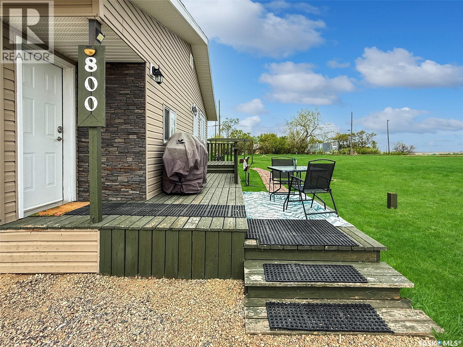 800 Railway Avenue, Webb, SK - Outdoor