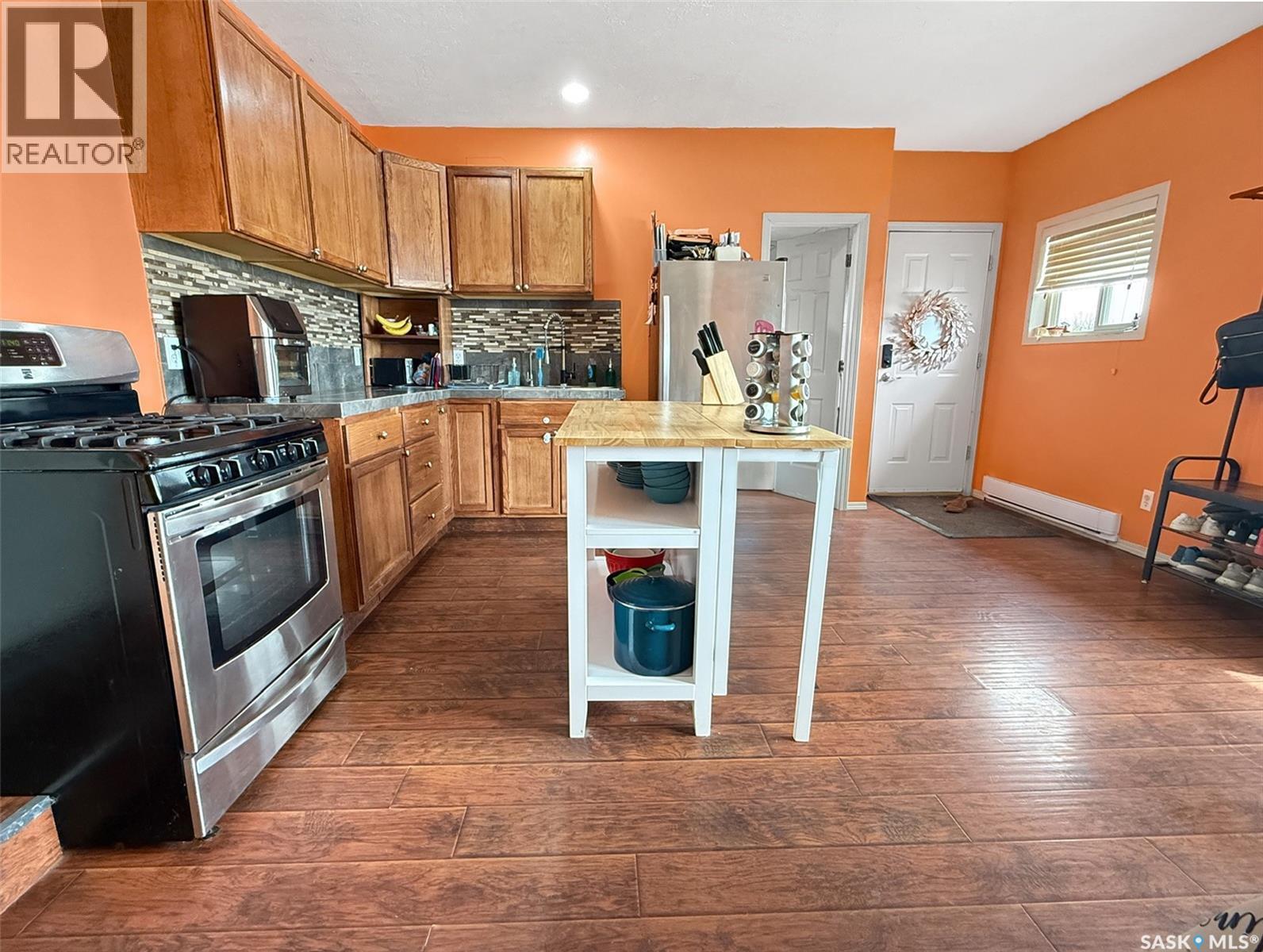 800 Railway Avenue, Webb, SK - Indoor Photo Showing Kitchen