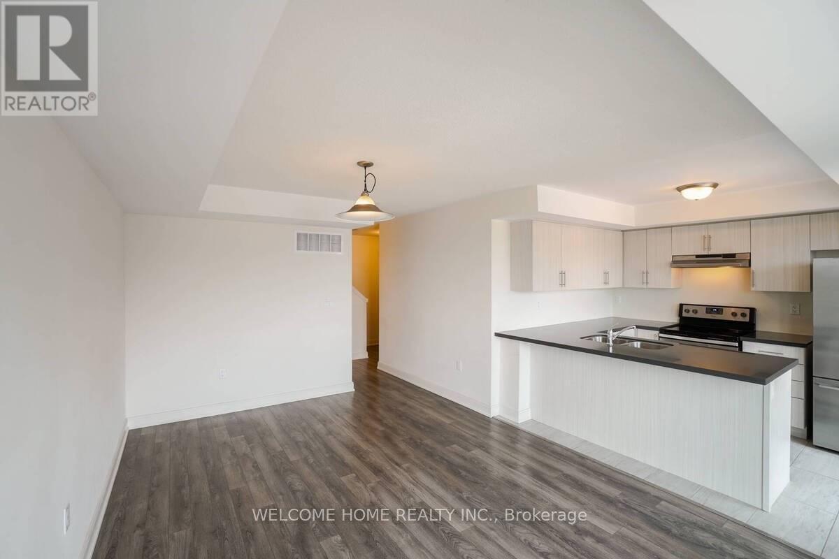 19 - 100 Dufay Road, Brampton, ON - Indoor Photo Showing Kitchen