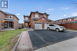 5 LENTHALL AVENUE Toronto, ON M1B 2C7