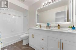 Ensuite 5 piece/2 sink bathroom -