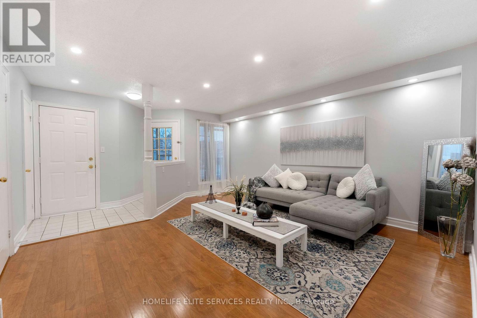 Living Room with potlights - 5 Lenthall Avenue, Toronto, ON - Indoor