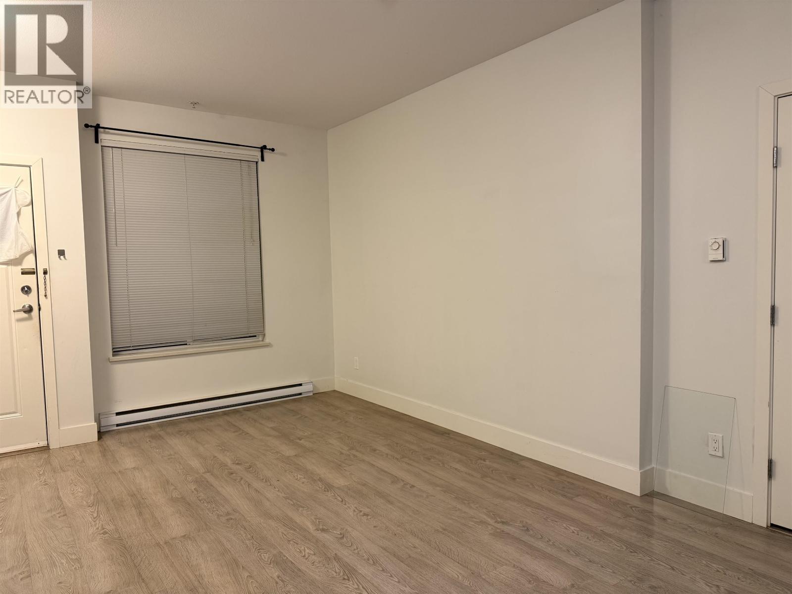 117 4255 Sardis Street, Burnaby, BC - Indoor Photo Showing Other Room