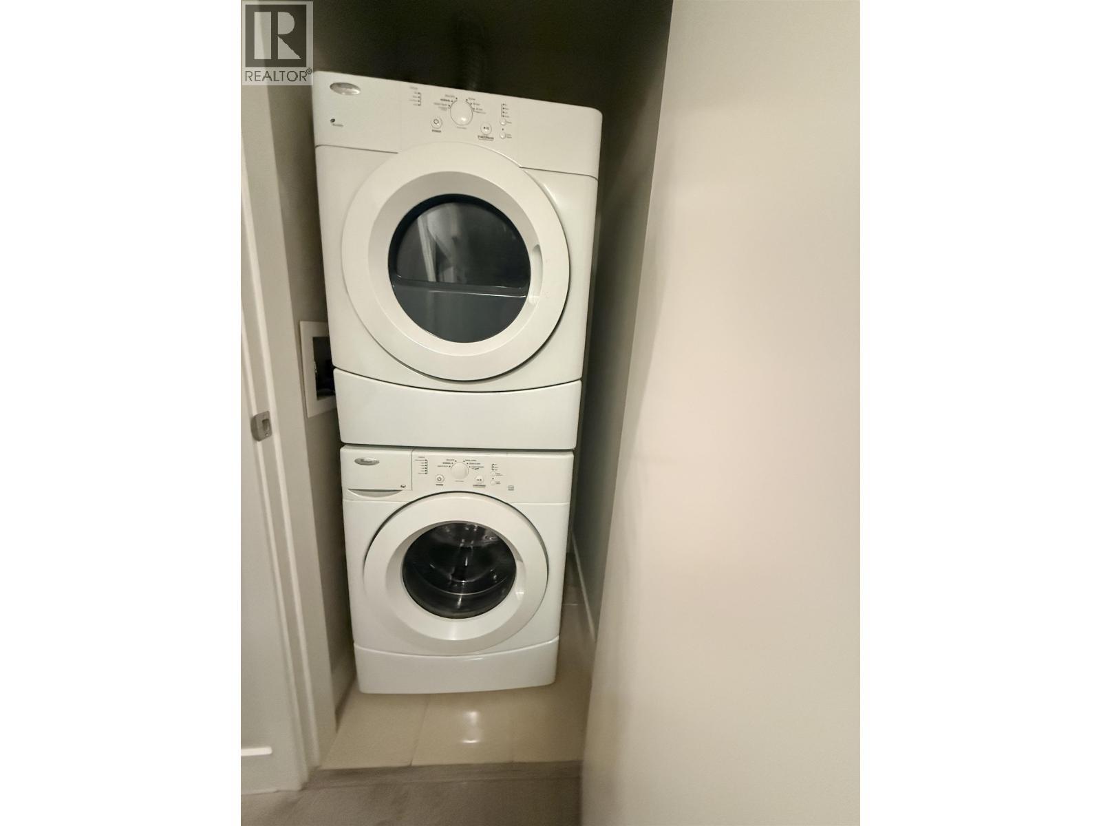 117 4255 Sardis Street, Burnaby, BC - Indoor Photo Showing Laundry Room