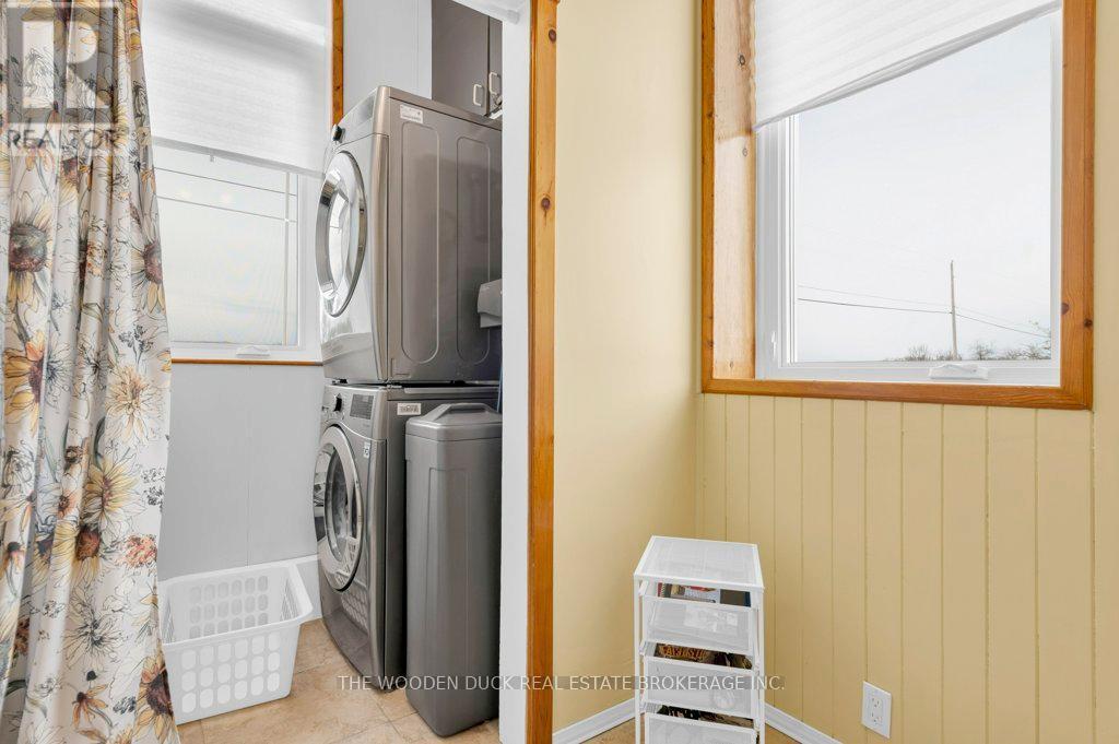44 Declair Road, Tweed (Elzevir (Twp)), ON - Indoor Photo Showing Laundry Room