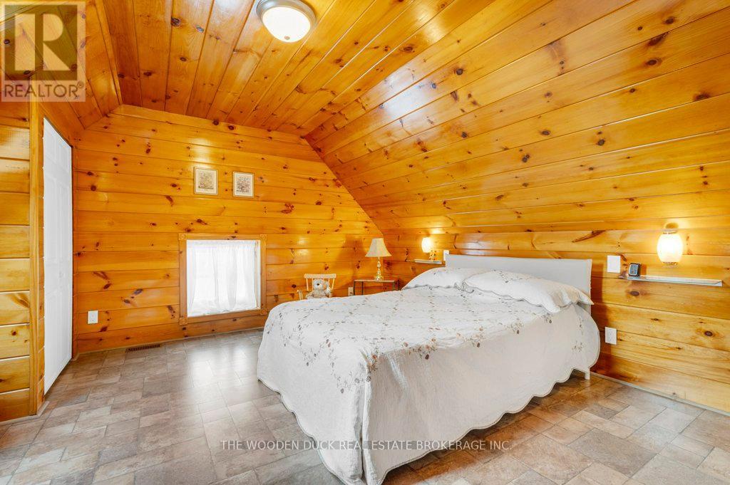 44 Declair Road, Tweed (Elzevir (Twp)), ON - Indoor Photo Showing Bedroom