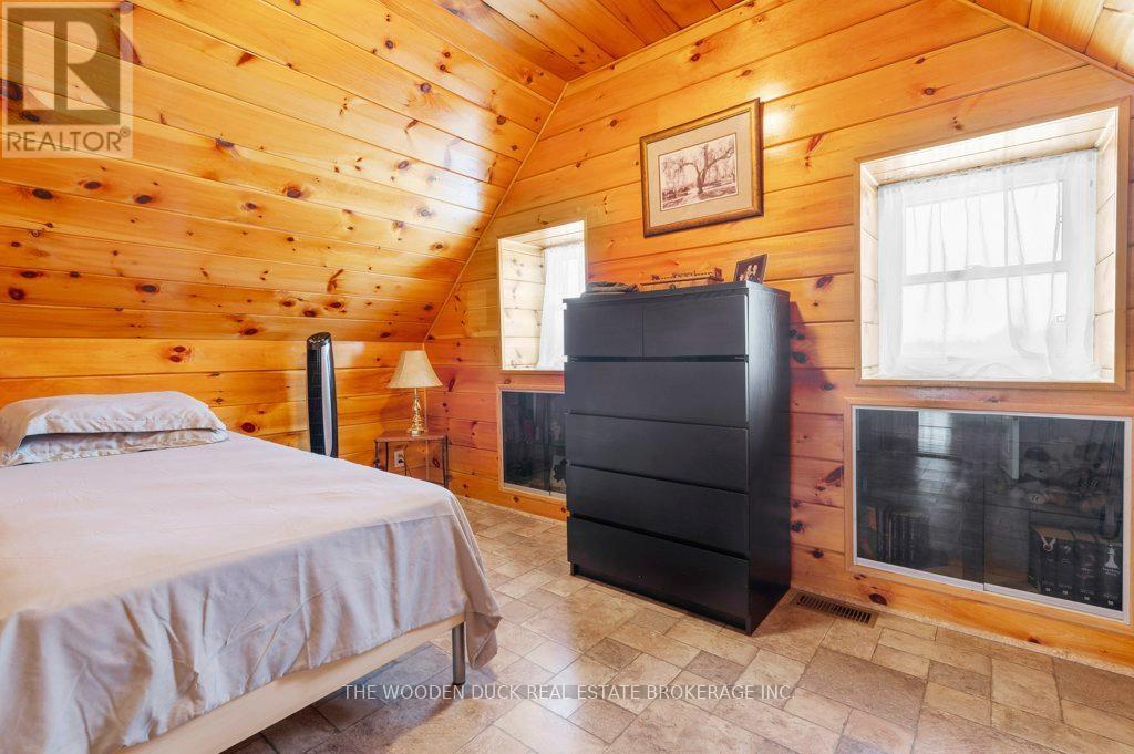 44 Declair Road, Tweed (Elzevir (Twp)), ON - Indoor Photo Showing Bedroom