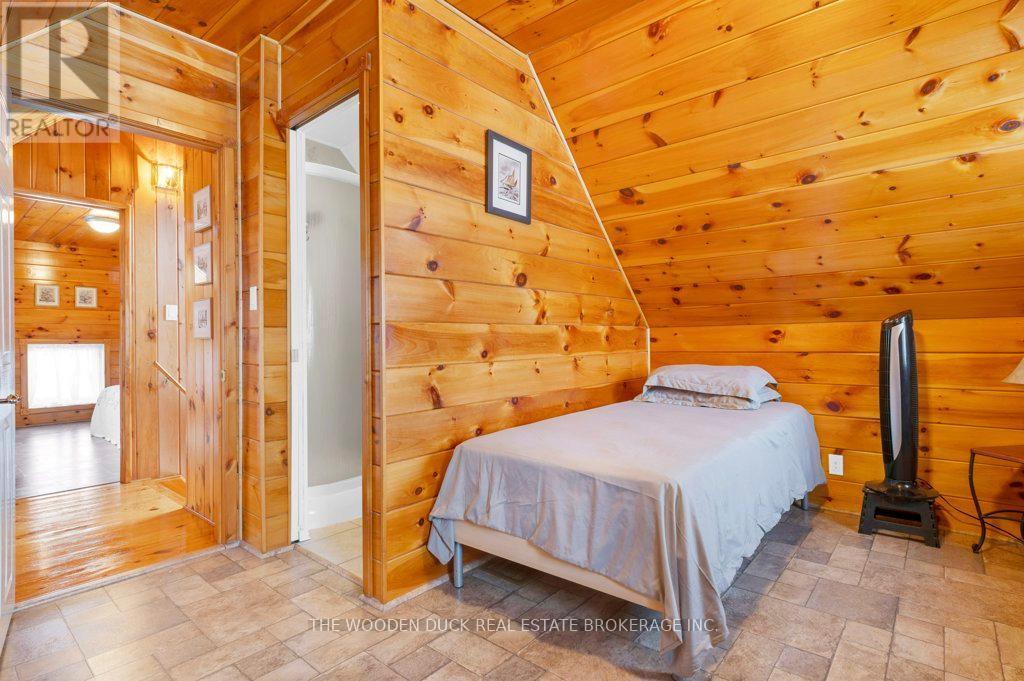 44 Declair Road, Tweed (Elzevir (Twp)), ON - Indoor Photo Showing Bedroom