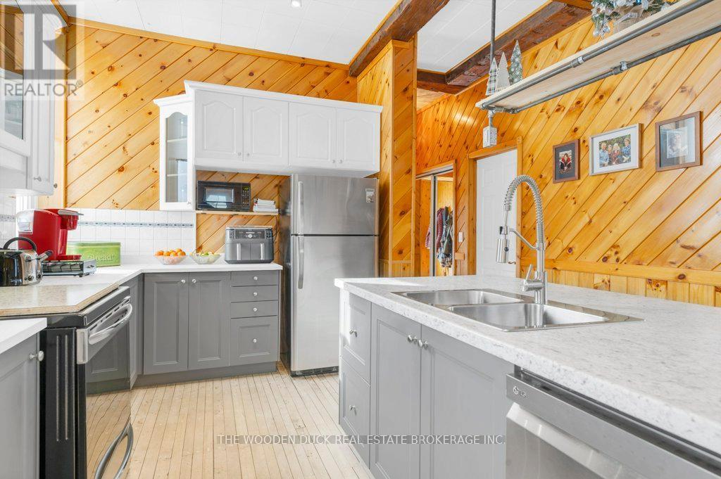 44 Declair Road, Tweed (Elzevir (Twp)), ON - Indoor Photo Showing Kitchen With Double Sink
