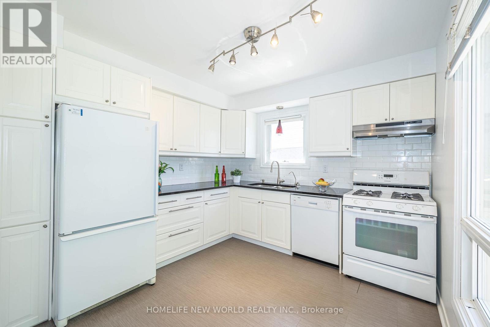 96 Port Royal Trail, Toronto, ON - Indoor Photo Showing Kitchen