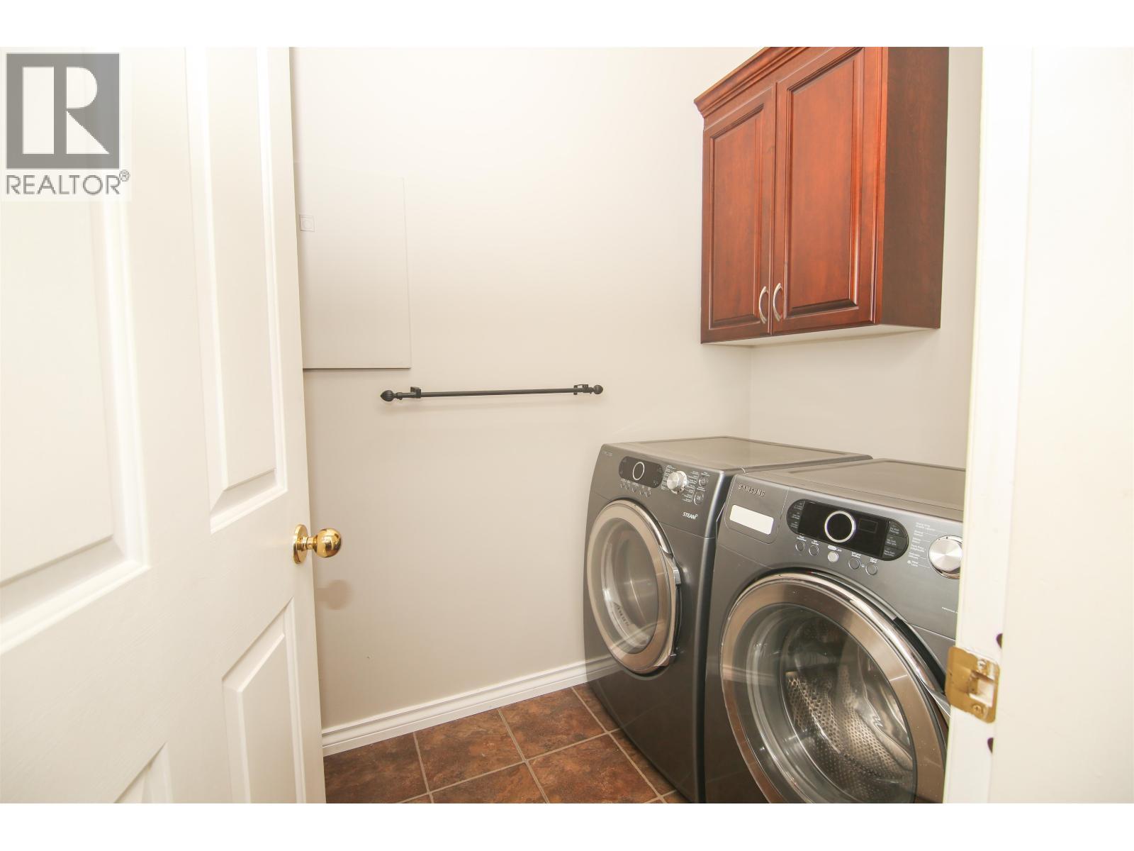 321 4955 River Road, Delta, BC - Indoor Photo Showing Laundry Room