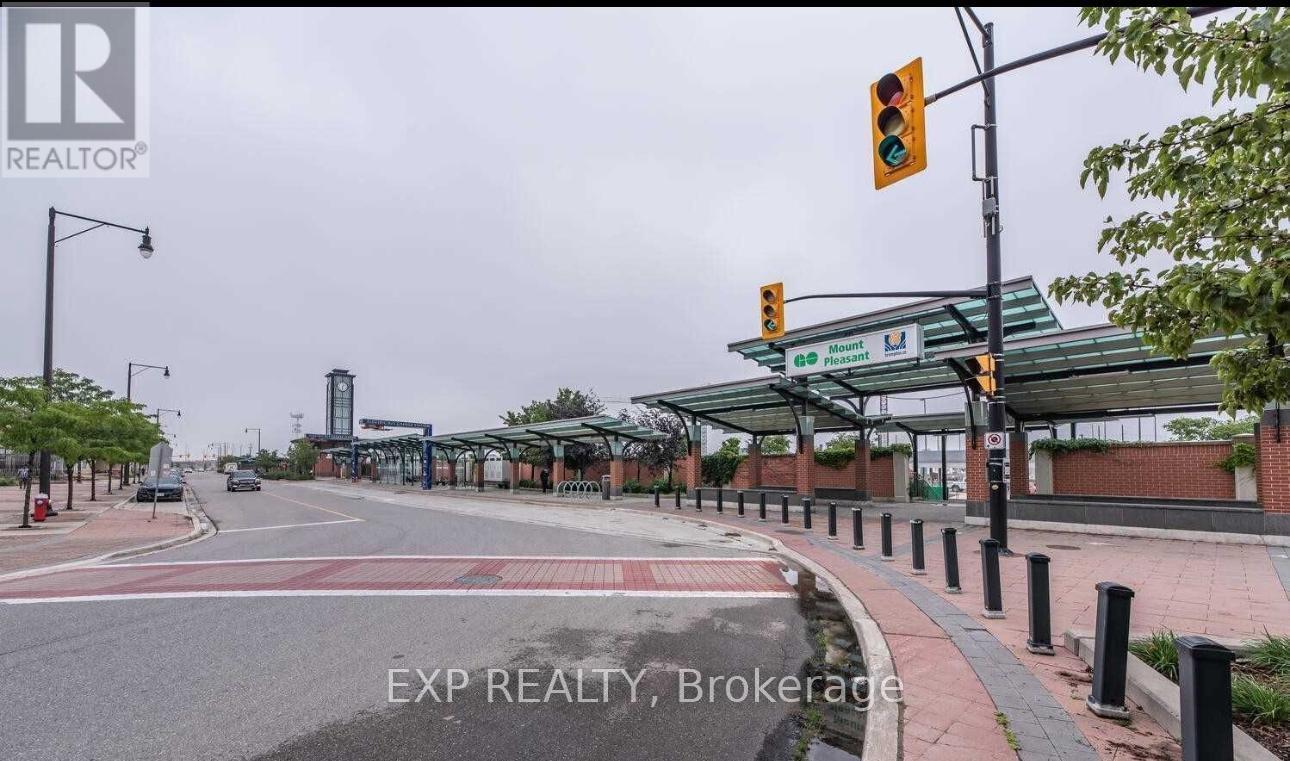 205 - 60 Baycliffe Crescent, Brampton, ON - Outdoor