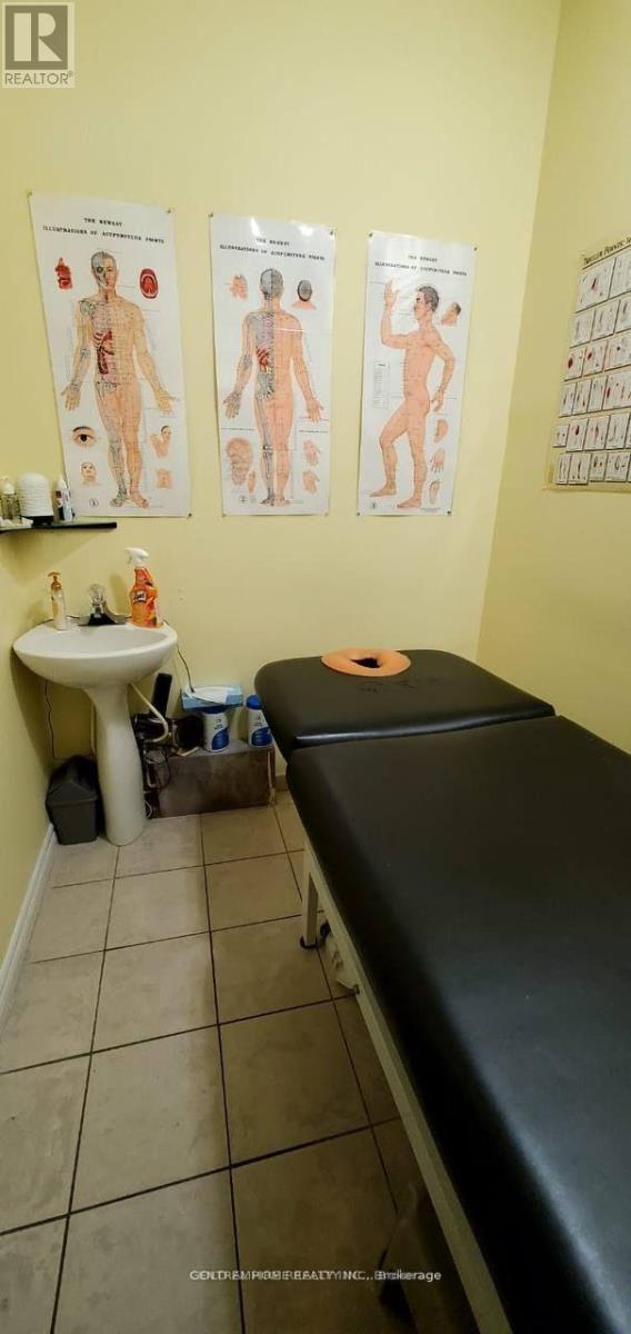 2 - 8220 Bayview Avenue, Markham, ON