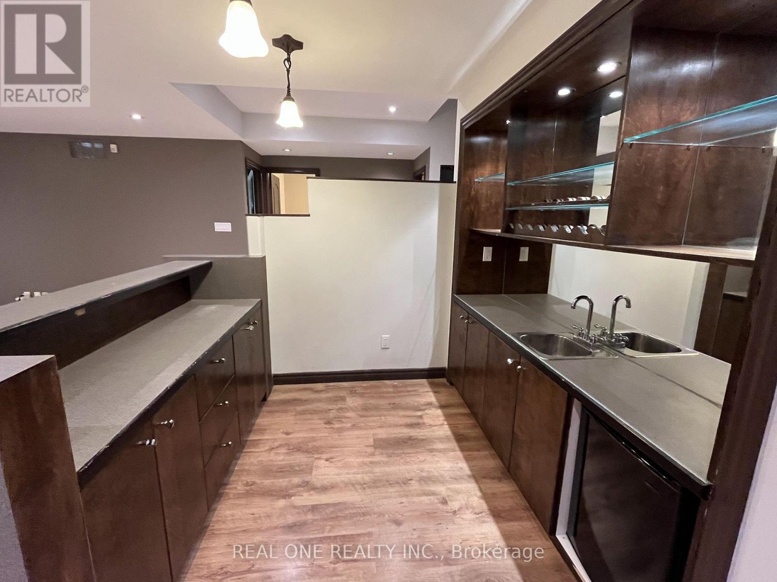 49 Drawbridge Drive, Markham, ON - Indoor Photo Showing Kitchen