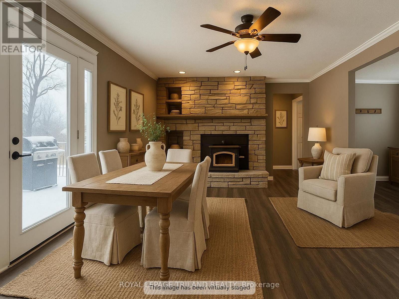 102 Ontario Street, Lambton Shores (Thedford), ON - Indoor With Fireplace
