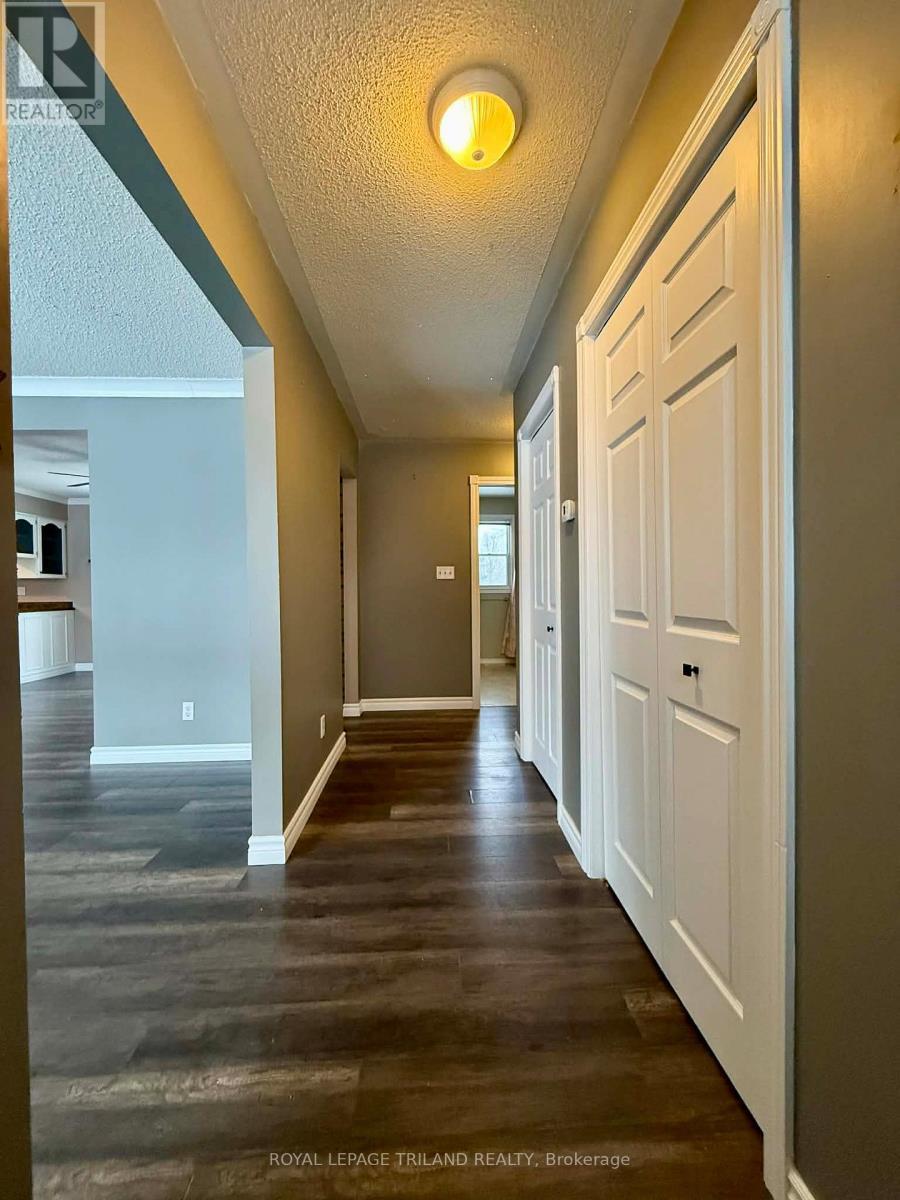 102 Ontario Street, Lambton Shores (Thedford), ON - Indoor Photo Showing Other Room