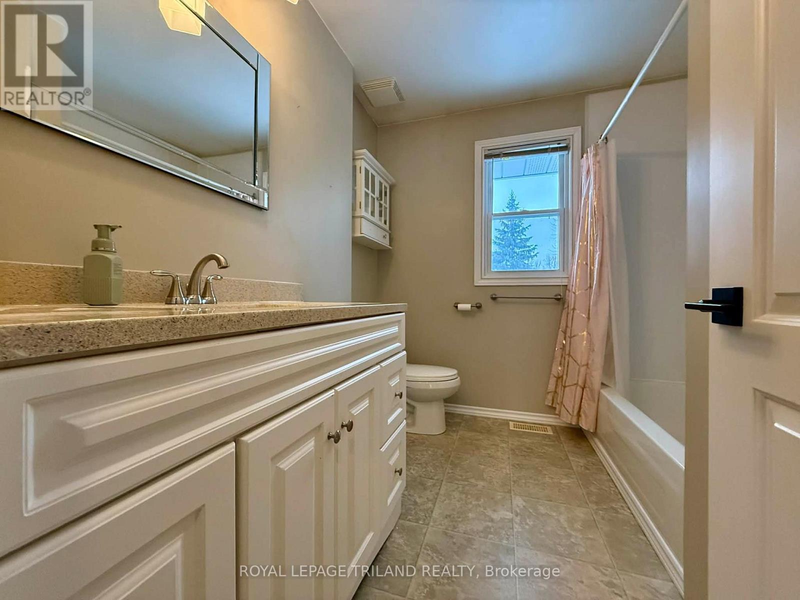 102 Ontario Street, Lambton Shores (Thedford), ON - Indoor Photo Showing Bathroom
