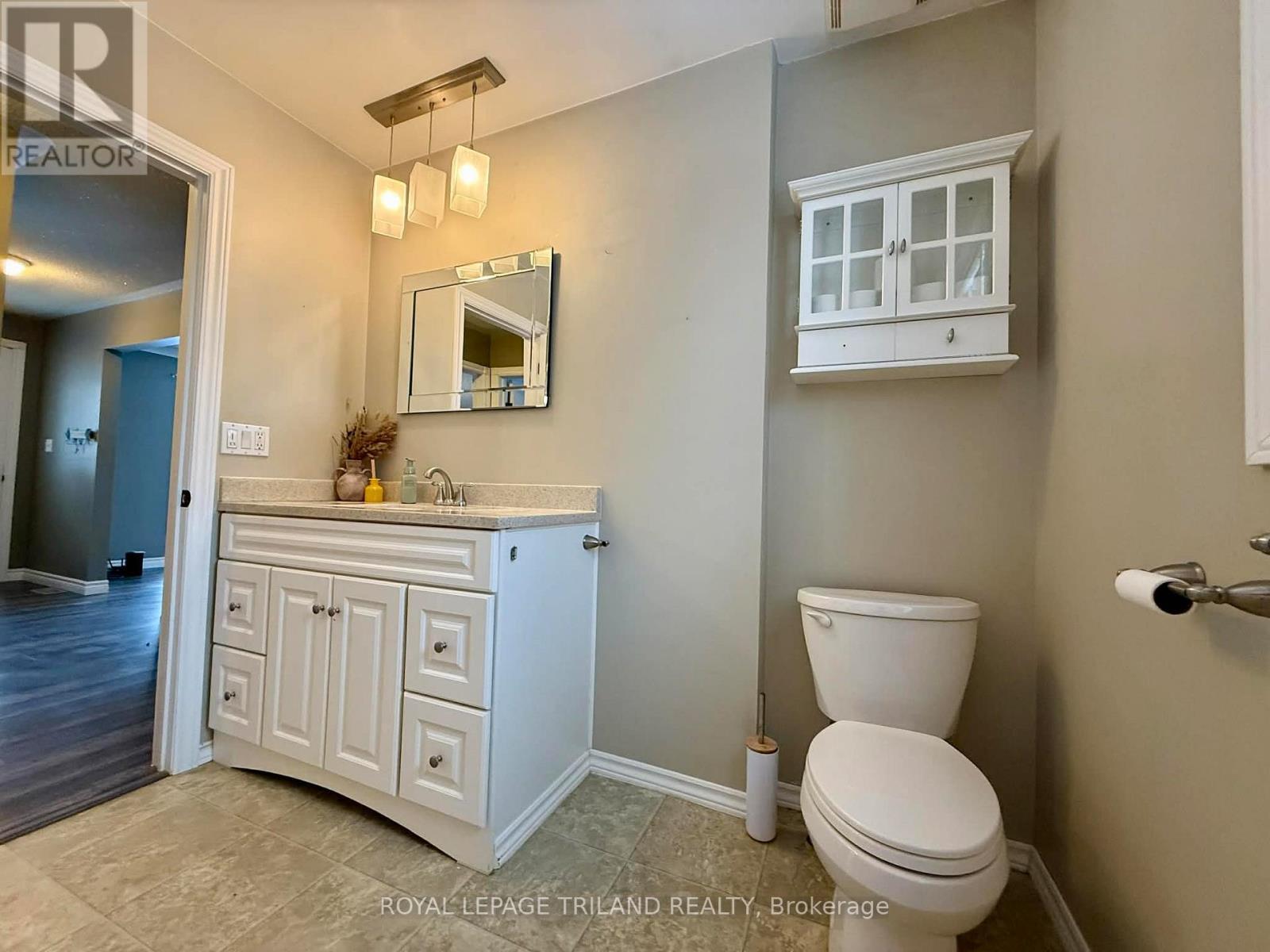 102 Ontario Street, Lambton Shores (Thedford), ON - Indoor Photo Showing Bathroom