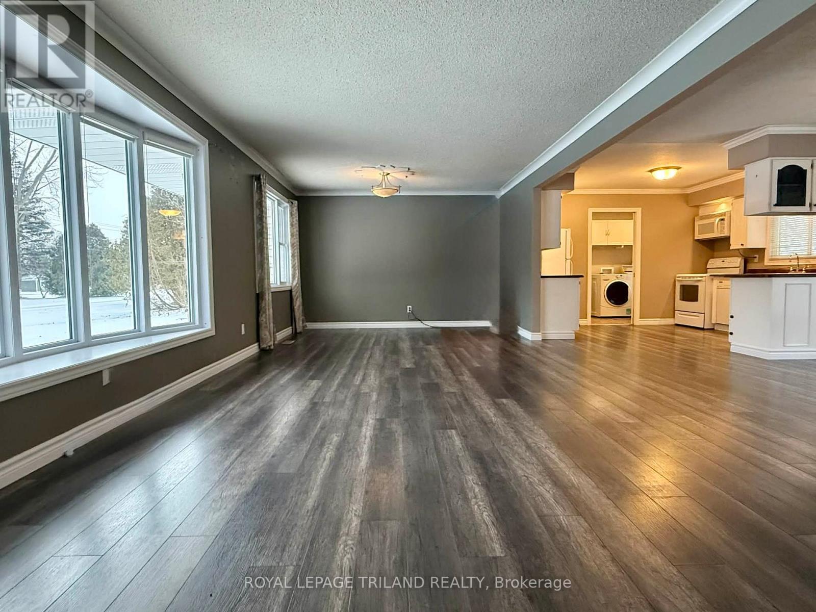 102 Ontario Street, Lambton Shores (Thedford), ON - Indoor