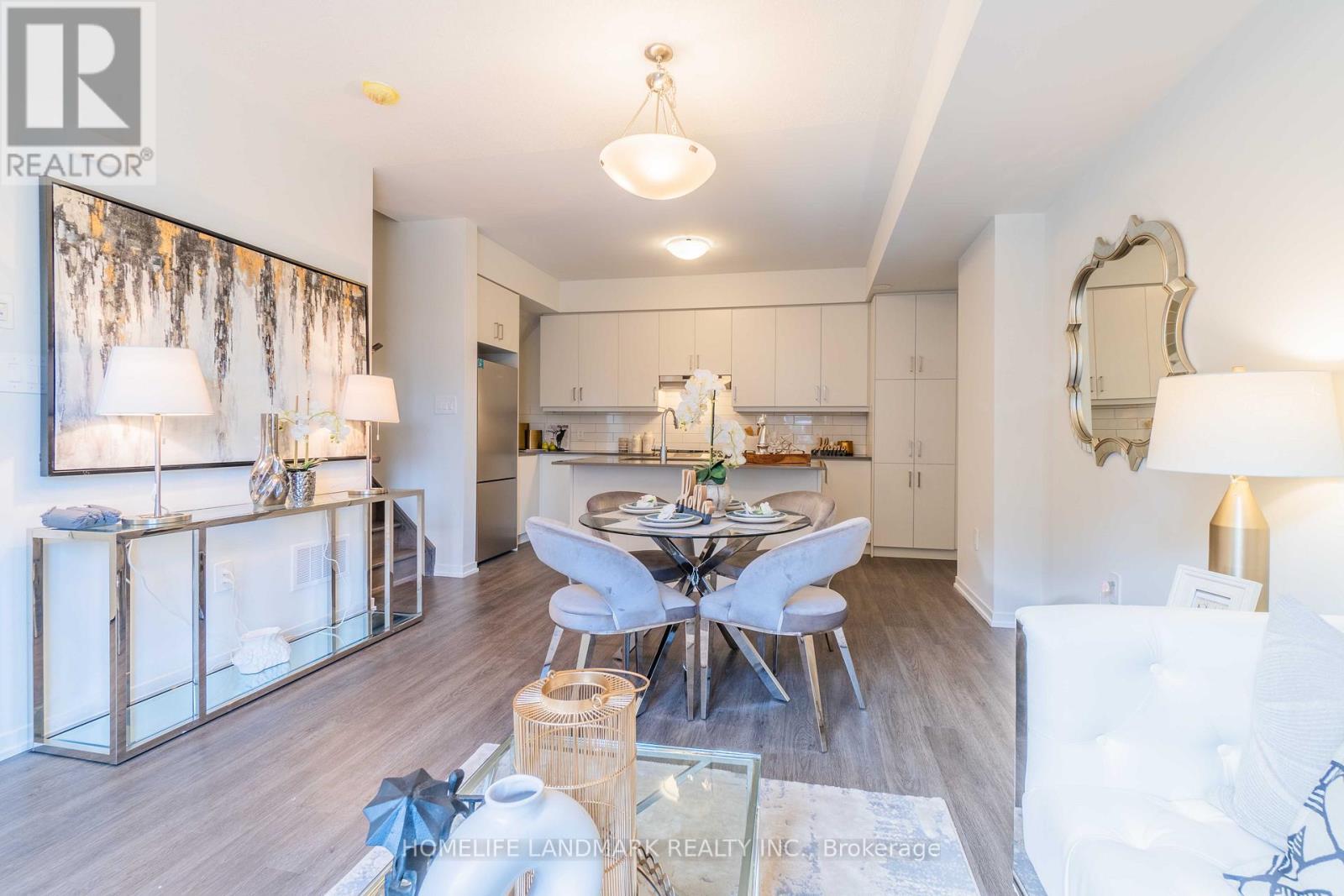 109 - 10 Almond Blossom Mews, Vaughan, ON - Indoor Photo Showing Dining Room