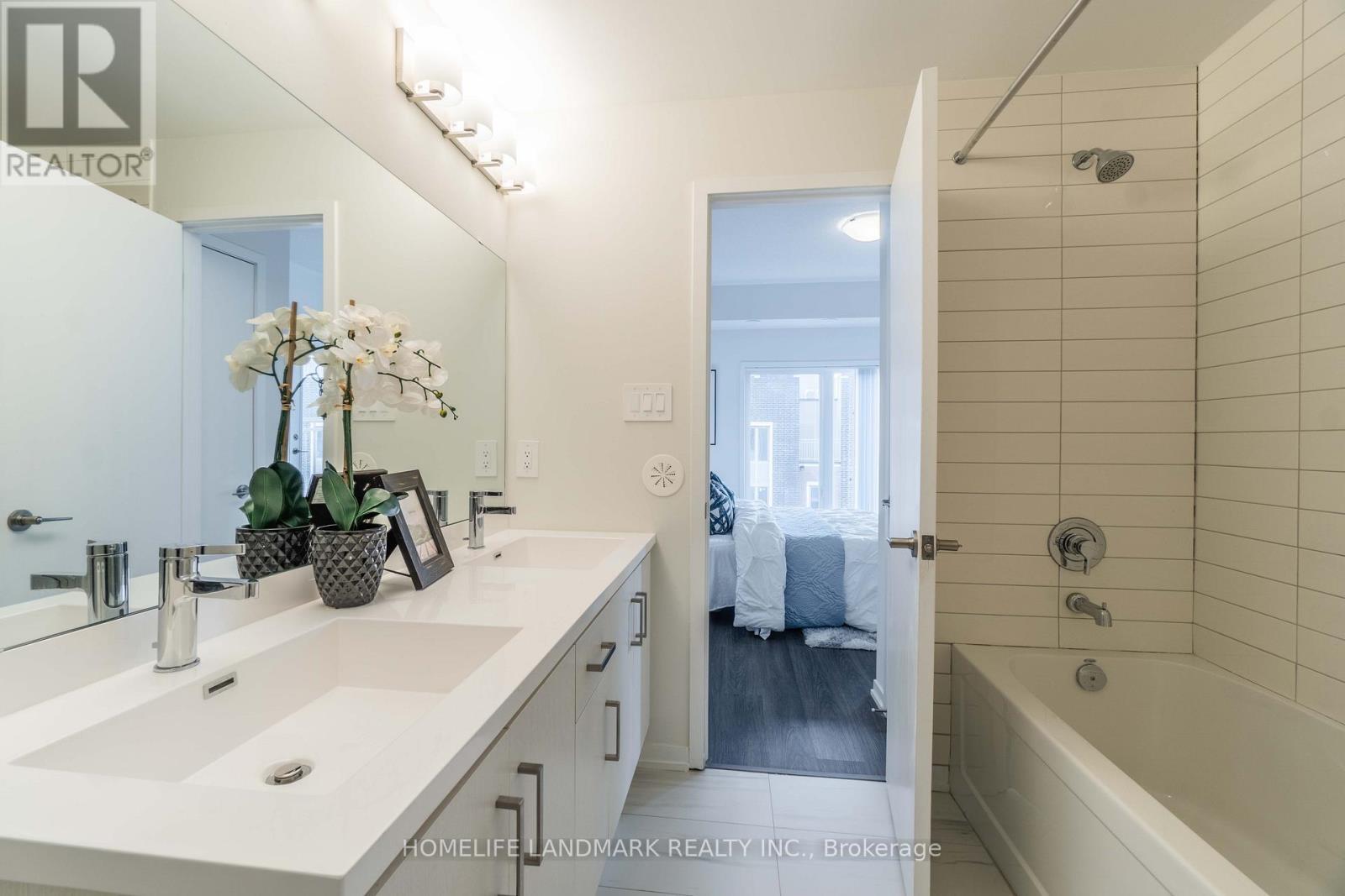 109 - 10 Almond Blossom Mews, Vaughan, ON - Indoor Photo Showing Bathroom