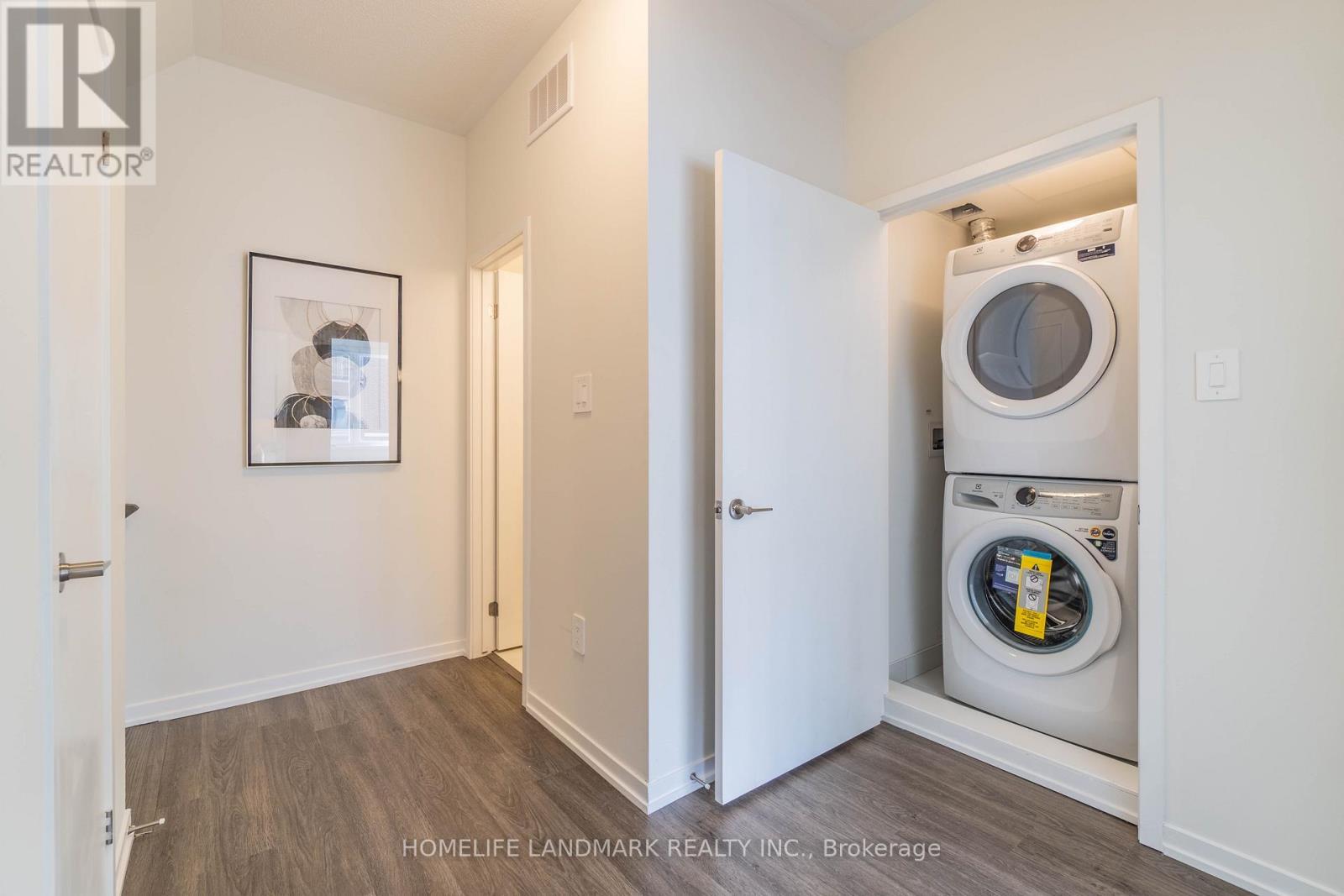 109 - 10 Almond Blossom Mews, Vaughan, ON - Indoor Photo Showing Laundry Room