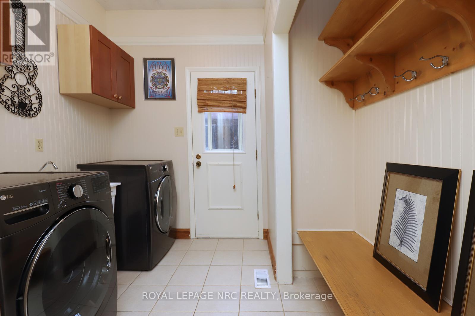 4 Cindy Court, Grimsby, ON - Indoor Photo Showing Laundry Room