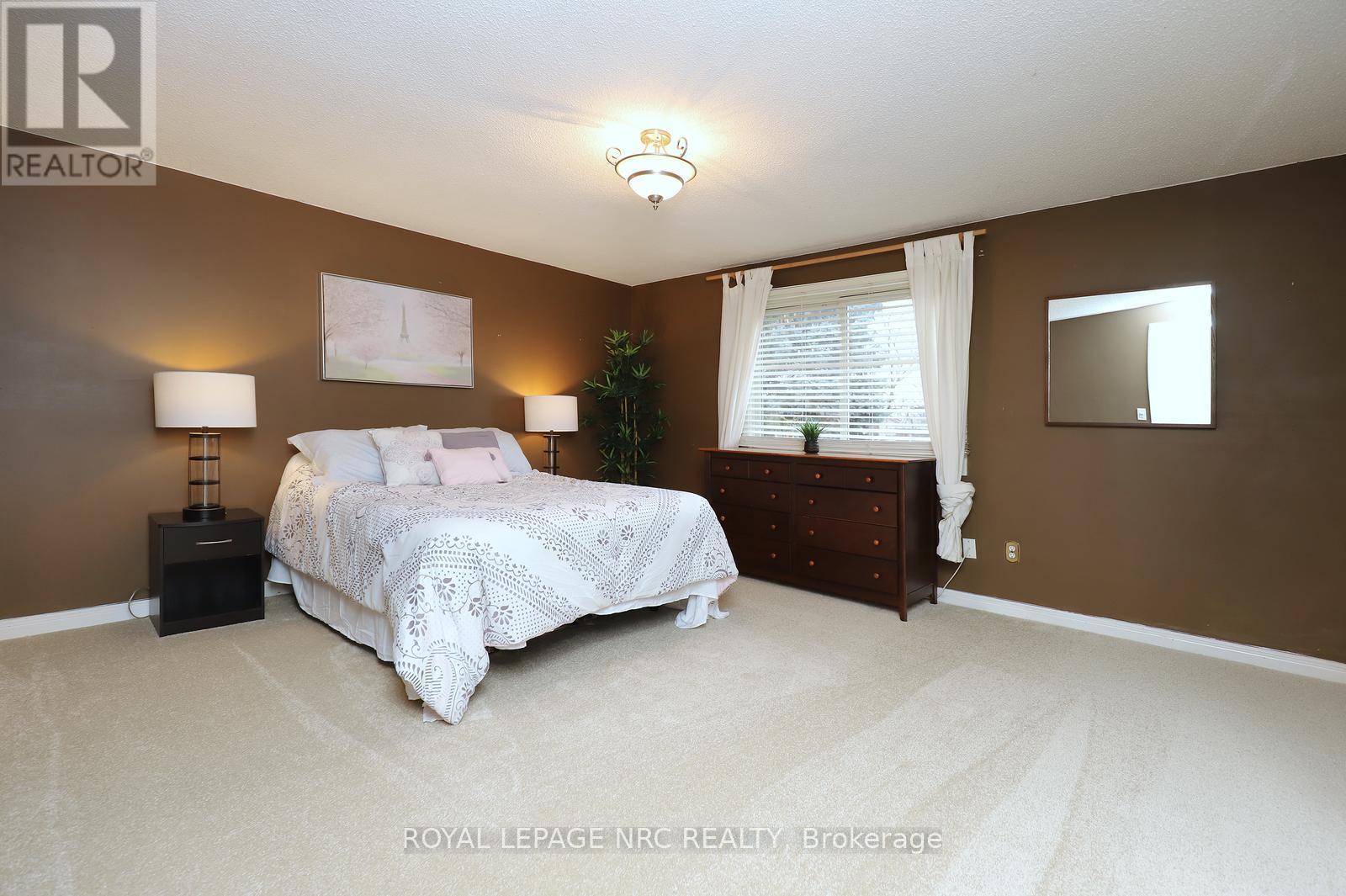 4 Cindy Court, Grimsby, ON - Indoor Photo Showing Bedroom