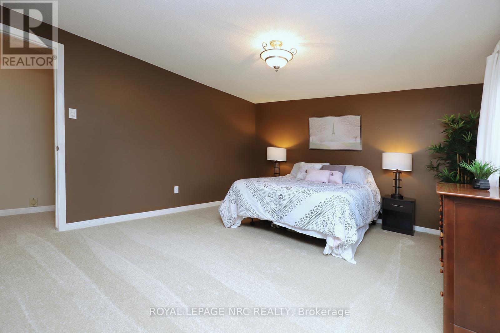 4 Cindy Court, Grimsby, ON - Indoor Photo Showing Bedroom