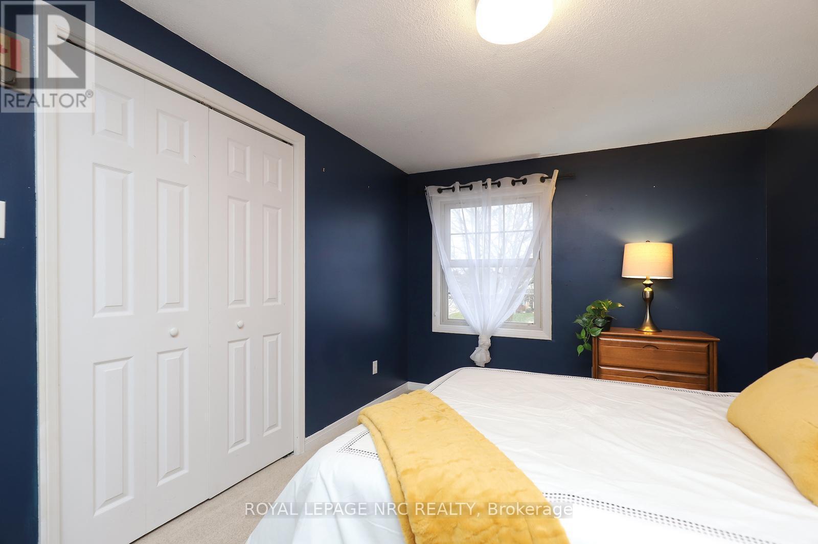 4 Cindy Court, Grimsby, ON - Indoor Photo Showing Bedroom