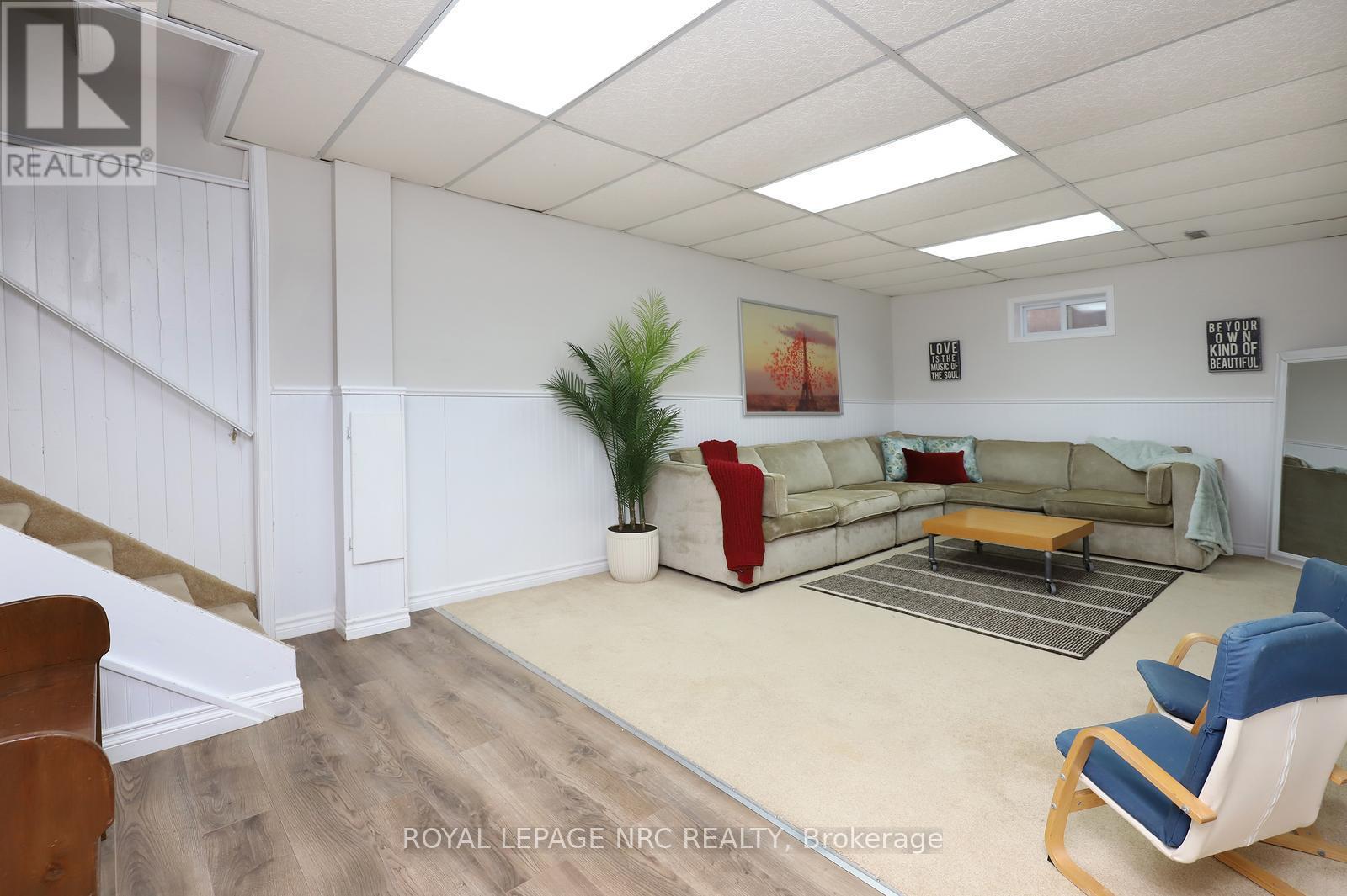 4 Cindy Court, Grimsby, ON - Indoor