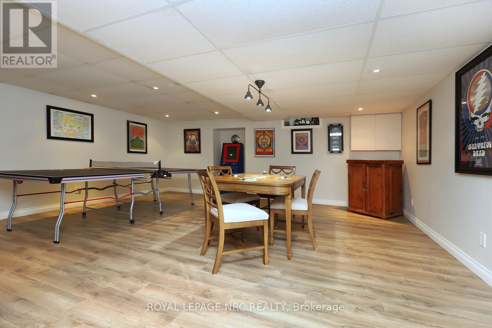 4 Cindy Court, Grimsby, ON - Indoor