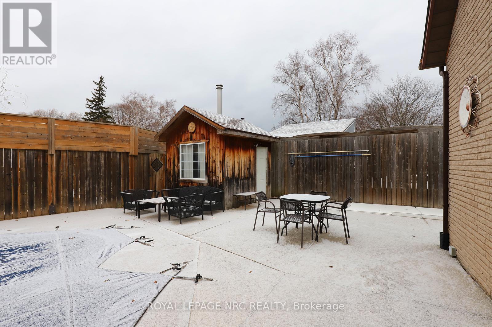 4 Cindy Court, Grimsby, ON - Outdoor With Deck Patio Veranda With Exterior