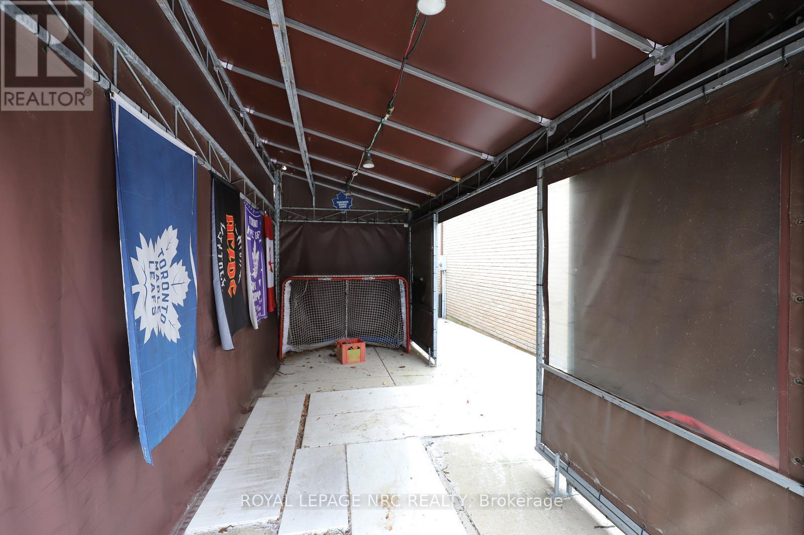 4 Cindy Court, Grimsby, ON - Indoor