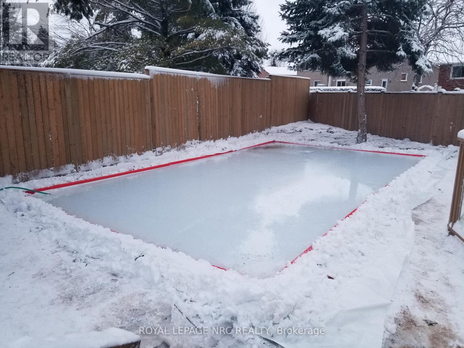 4 Cindy Court, Grimsby, ON - Outdoor