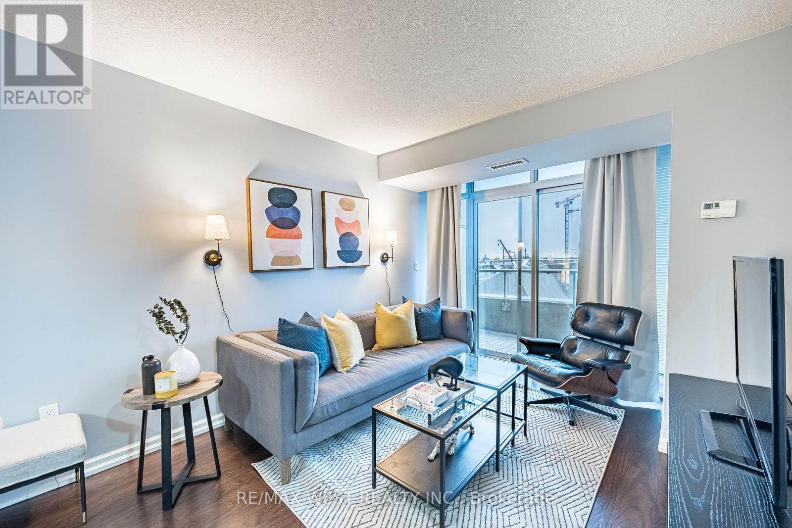 501 - 85 East Liberty Street, Toronto, ON - Indoor Photo Showing Living Room