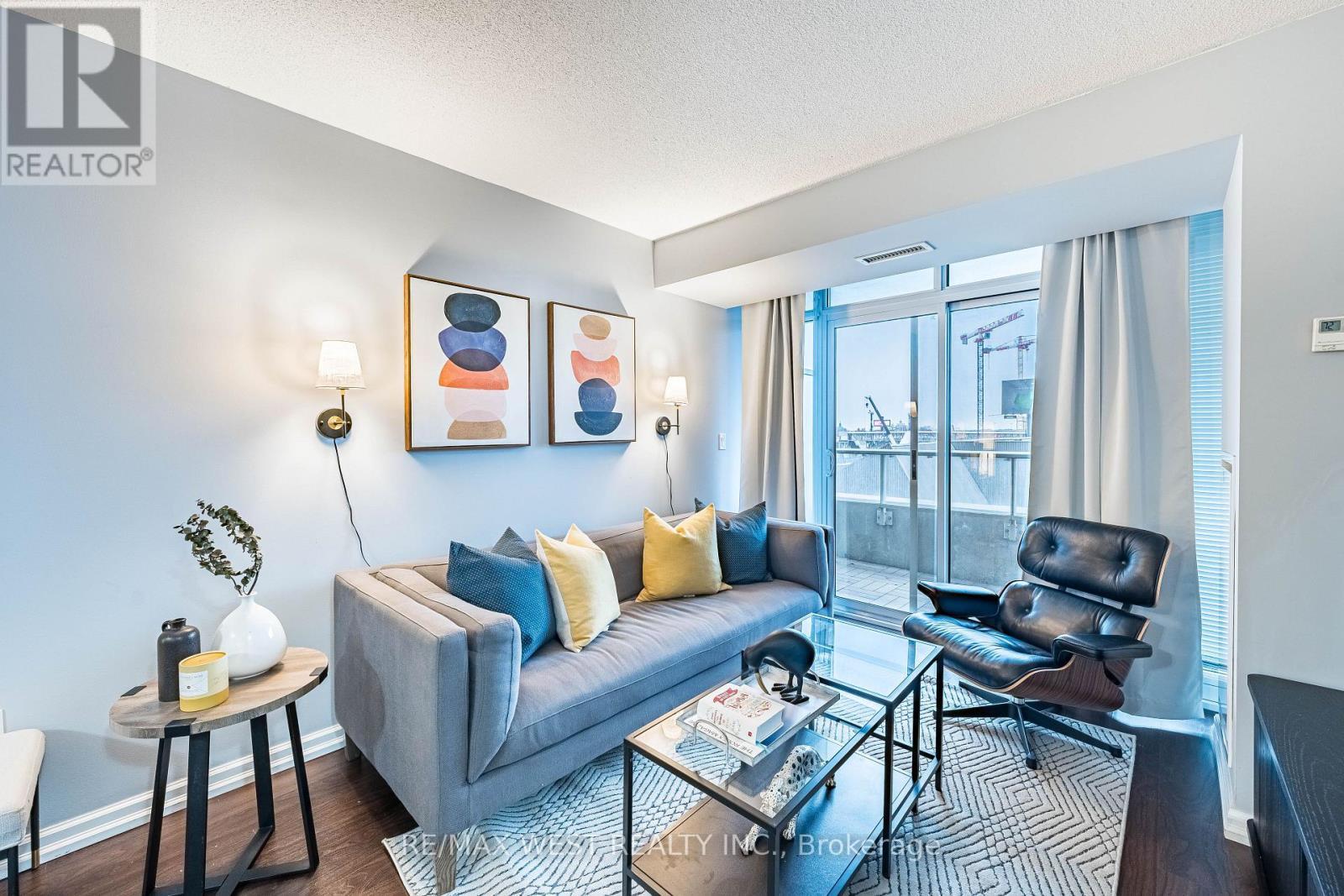 501 - 85 East Liberty Street, Toronto, ON - Indoor Photo Showing Living Room