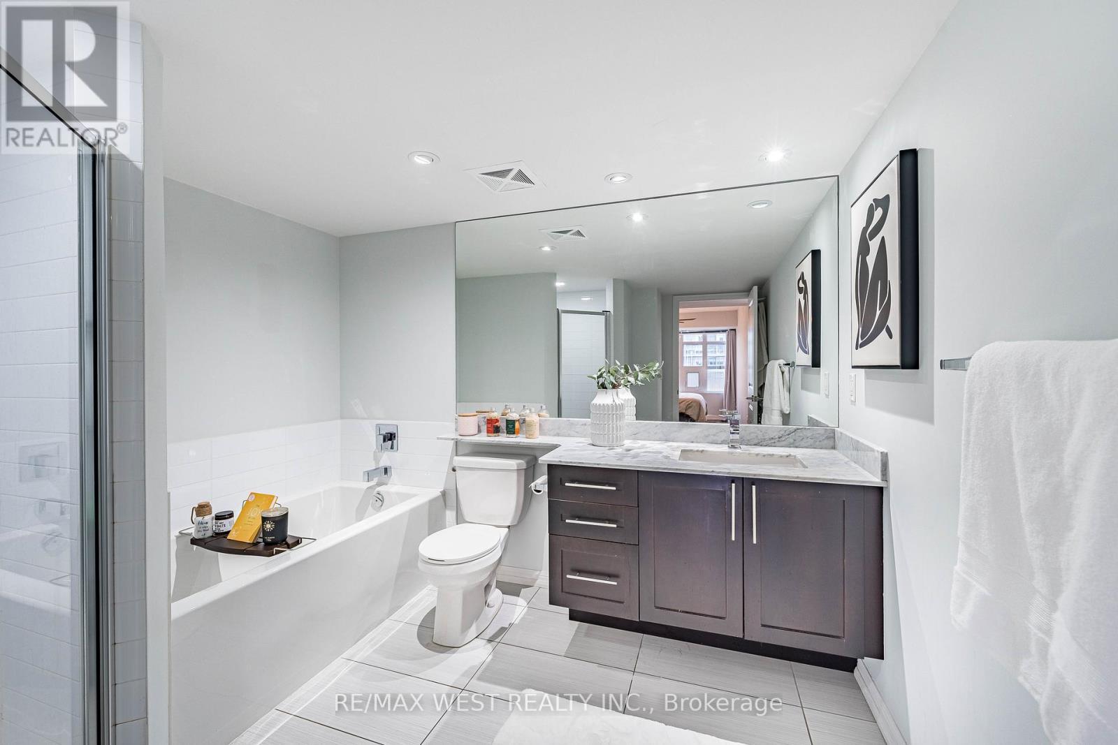 501 - 85 East Liberty Street, Toronto, ON - Indoor Photo Showing Bathroom