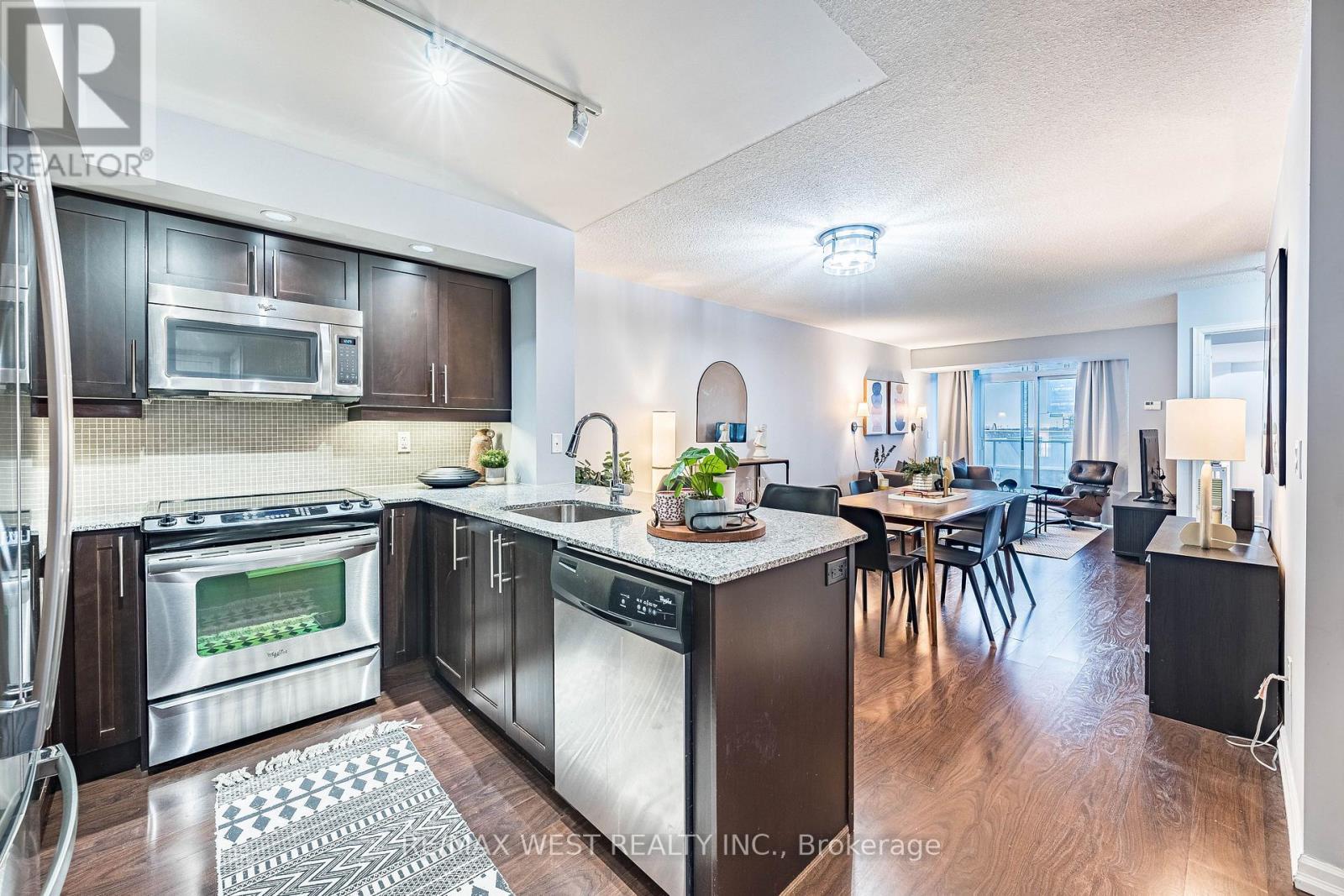 501 - 85 East Liberty Street, Toronto, ON - Indoor Photo Showing Kitchen With Upgraded Kitchen