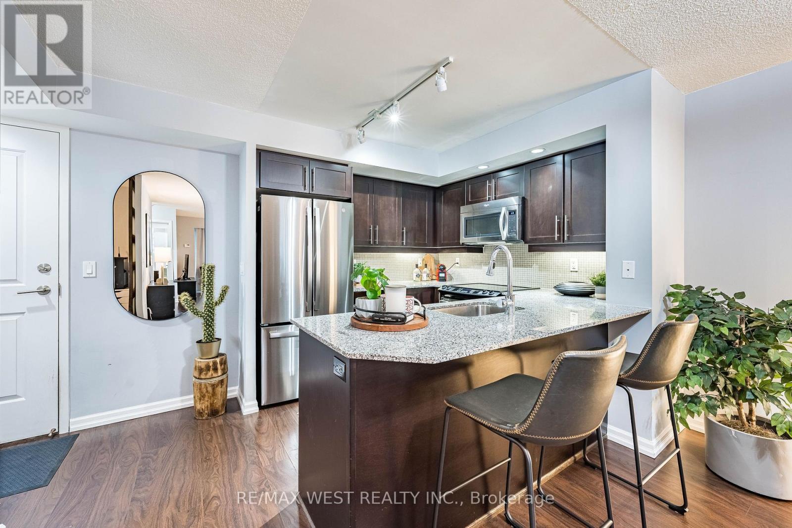 501 - 85 East Liberty Street, Toronto, ON - Indoor Photo Showing Kitchen