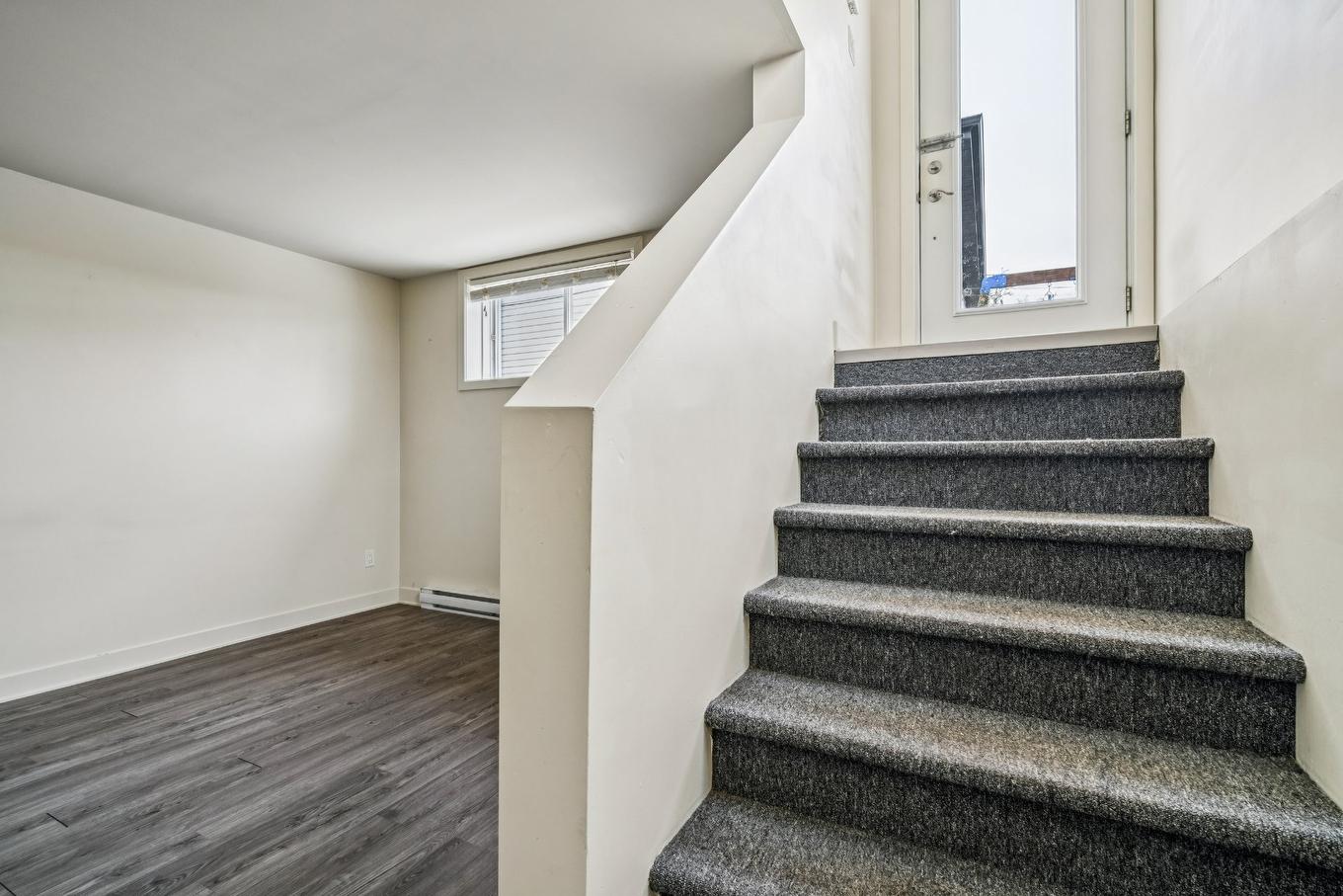 Hall - 16 - 16A Rue Lavigne, Brownsburg-Chatham, QC - Indoor Photo Showing Other Room