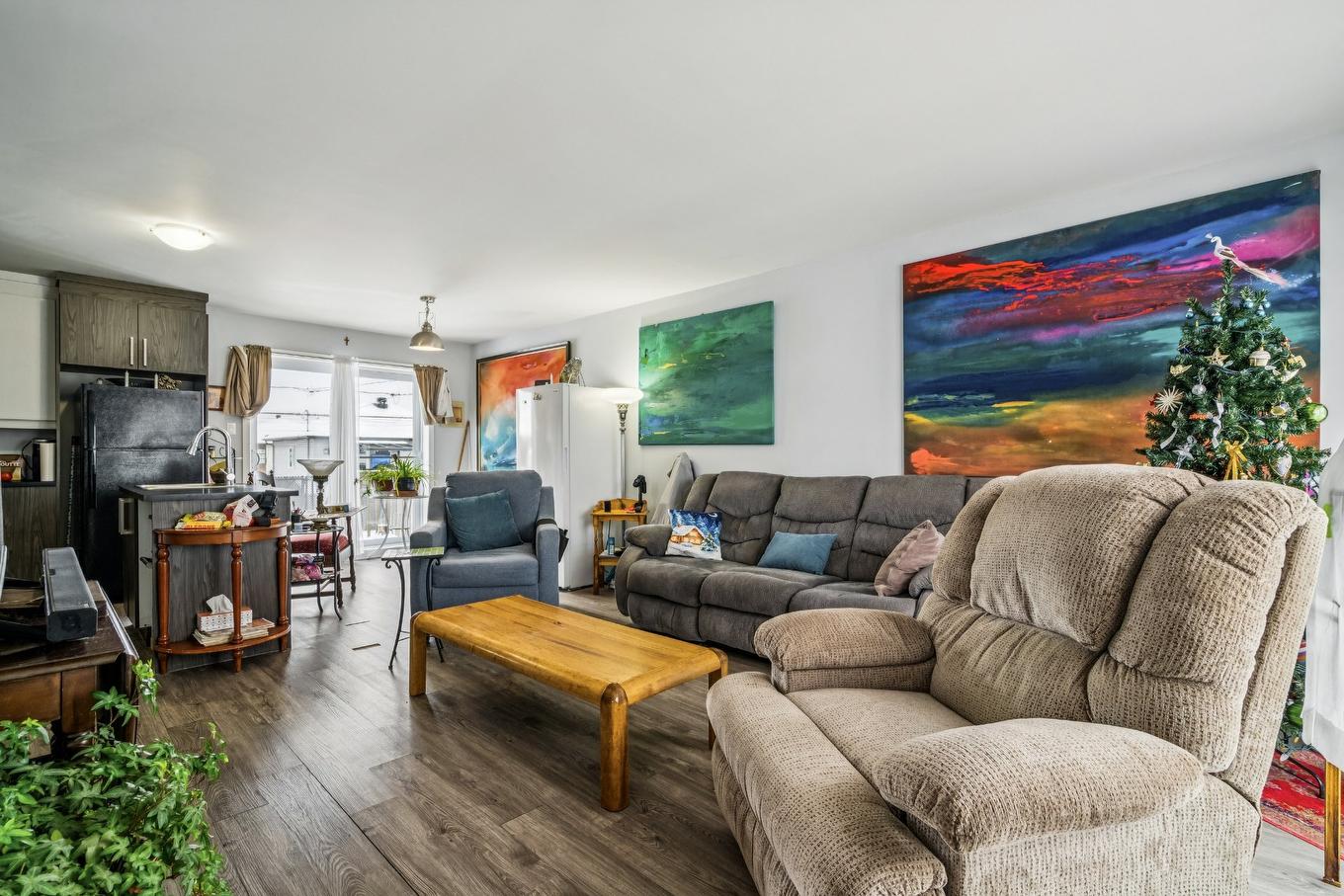 Living room - 16 - 16A Rue Lavigne, Brownsburg-Chatham, QC - Indoor Photo Showing Living Room