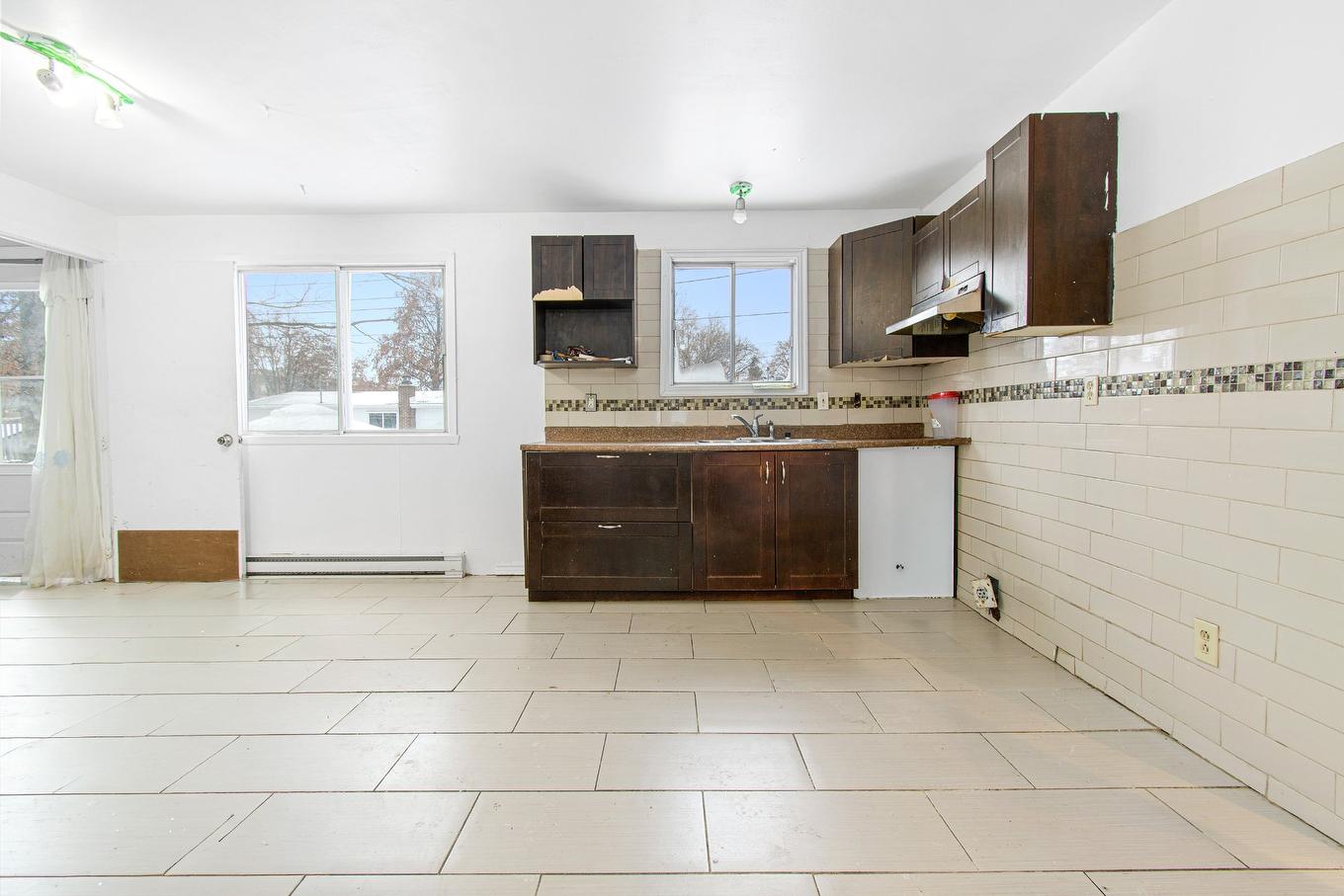 Dinette - 8005 Rue Philippe-De Carion, Montréal (Rivière-Des-Prairies/Pointe-Aux-Trembles), QC - Indoor Photo Showing Kitchen