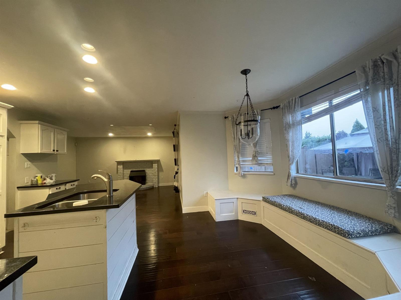 873X 215B Street, Langley, BC - Indoor Photo Showing Kitchen