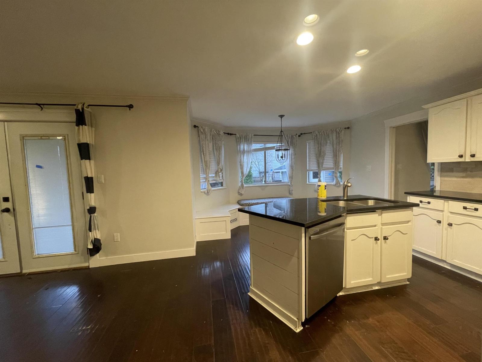873X 215B Street, Langley, BC - Indoor Photo Showing Kitchen